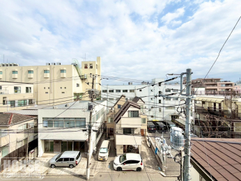 �Z�˂���̒��]�ʐ^�@���S���Q�ʍ̌��Ŗ��邢������o���R�j�[����̍̌����΂�����ł���