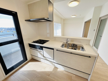 �L�b�`���@���������Ȃ���ł����Ƒ��Ƃ̉�b���y���߂�Ζʎ��V�X�e���L�b�`���ł��B