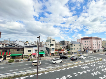 Z˂̒]ʐ^@Z˂̒]łڂ̑Oɍ͂܂