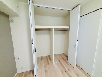 [@-