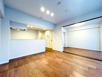 rO@oRj[ɖʂrÓAĈzSn悢Ԃł