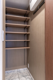 ���[�@�V���[�Y�C���N���[�[�b�g