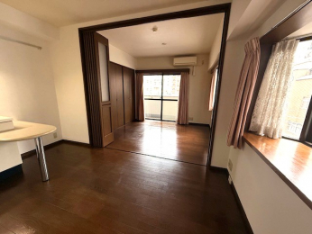 ���r���O�@LDK�����t�H�[���O�̗l�q2025�N11��8�����_