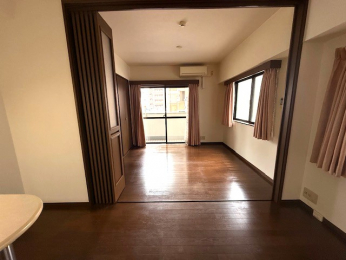 ���r���O�@LDK�����t�H�[���O�̗l�q2025�N11��8�����_