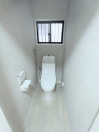 gC@EHVbgtł1K 2KɃgC܂B