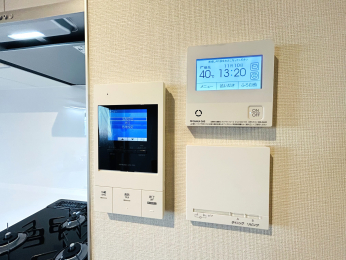 ̑ρ@q҂mFłTVj^tC^[złB