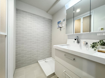 ʑEʏ@X^CbVȃfUC̐ʉϑ