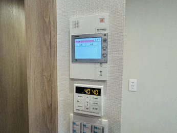 ̑ρ@q҂mFłTVj^tC^[złB