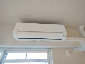 ���r���O�@�����r���O�ɂ̓G�A�R�����ݒu�ρI