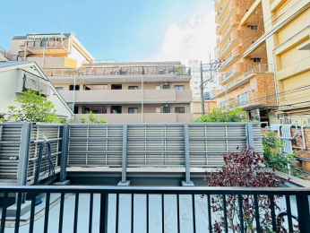 �Z�˂���̒��]�ʐ^�@-