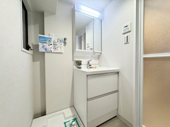 ���ʑ�E���ʏ��@�R���p�N�g�ŋ@�\�I�Ȑ��ʉ��ϑ�A�Z�������̐g�x�x���X���[�Y��