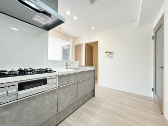 �L�b�`���@�V�X�e���L�b�`���V���ς݁� �����E���s���Ƃ��ɍL���[����