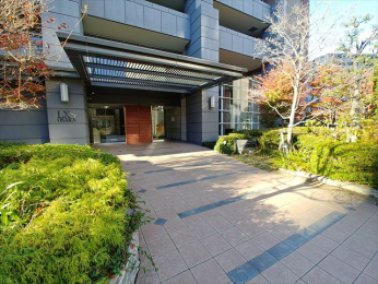 �G���g�����X�@�A�͖L���ȃG���g�����X�O�~�n