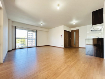 ���r���O�@��16.1����LDK�B���Ƒ��݂�Ȃł�����肭�낰��L���ł��B