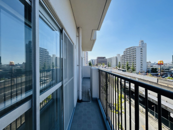 �o���R�j�[�@�������o���R�j�[�B2�ʃo���R�j�[�̂��ߒʕ��ǍD�ł��B