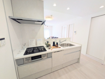 �L�b�`���@�H���t���̃I�[�v���L�b�`���ł���