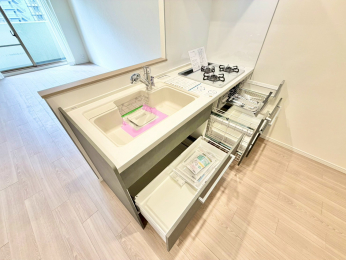 �L�b�`���@�����[���������聝�g������̂悢�V�X�e���L�b�`���͐H����򐅊�ȂǊ������ݔ�����