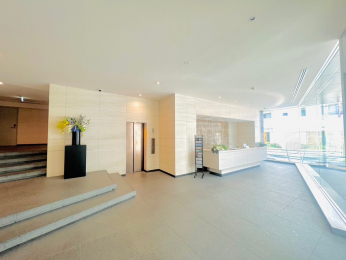 �G���g�����X�@�Y��ȃG���g�����X���r�[