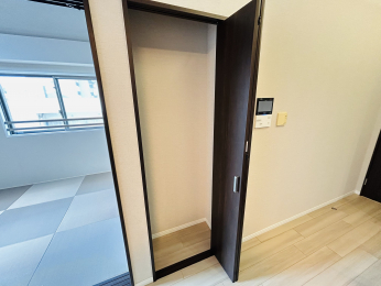 ���[�@���r���O�̎��[�X�y�[�X�B�Ɠd���A���Ƒ��Ŏg���������܂��Ă����܂��B