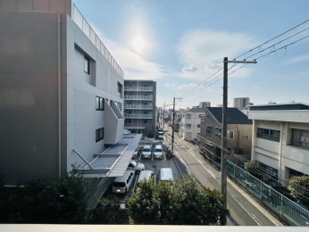 �Z�˂���̒��]�ʐ^�@�쐼�����o���R�j�[����̒��]