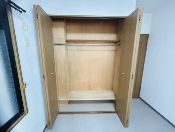 ���[�@�m����4.8���̎��[�X�y�[�X�B�I�ɂ̓o�b�N���A�����ɂ͎��[�P�[�X�Ȃǂ�u���ĕ֗��ǂ����g�����������܂��B