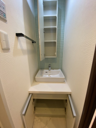 ���ʑ�E���ʏ��@���ʑ䁦���ؐl�����O�̗l�q