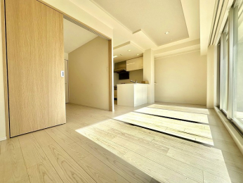 ���r���O�@�o���R�j�[�ɖʂ������邢���r���O