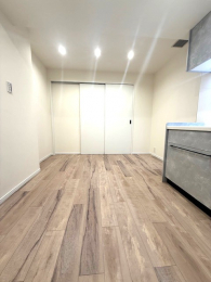 ���r���O�@LDK��8.2���@�m���Ƃ̔���߂��l�q