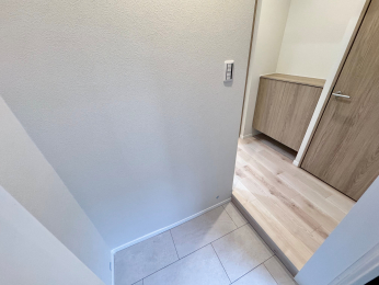 ���ց@���փt���A�^�C���V���� �V��ɂ͐l���Z���T�[���C�g�t����