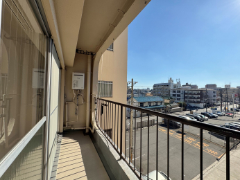 �o���R�j�[�@�S�ʂɑ傫�Ȍ����������A�������Ɨz������ǍD�ł���