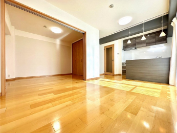 ���r���O�@LDK�Ɨm��6���͉��Ԏd�؂�ɂȂ��Ă��܂�