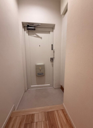 ���ց@����