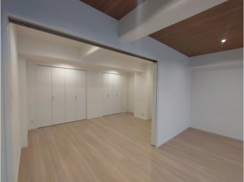 ���r���O�ȊO�̋����@���Ԍ��̍L���N���[�[�b�g������̂ł����Ղ�Ƃ��m�������[�ł������ł��B