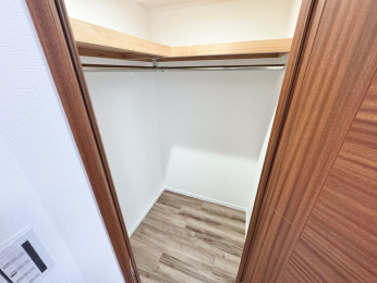 ���[�@�E�H�[�N�C���N���[�[�b�g�����[�[���I