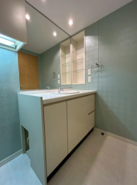 ���ʑ�E���ʏ��@����Ƃ�̐��ʃX�y�[�X�Œ��̐g�x�x���X���[�Y��