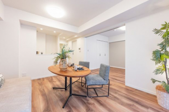 ���r���O�@���_�炩�Ȍ��̍�������LDK�͉߂����₷�����Q�A�m���ƌq���čX�ɍL����Ԃ��g�����Ƃ��\�ł�