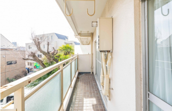 �o���R�j�[�@���ՐÂȏZ��X�̒��ɂ���܂�