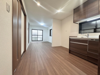 ���r���O�@���R�ŉ����݂̂��閾�邢���͋C��