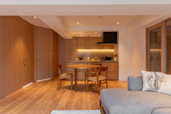 ���r���O�@�����r���O�_�C�j���O�ɂ͏��g�[�����蔧�����������������牷�߂Ă���܂�