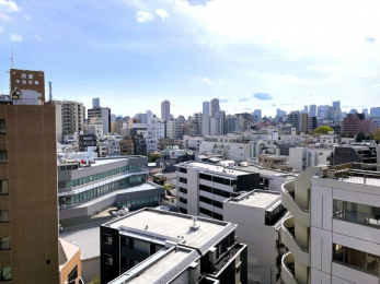 �Z�˂���̒��]�ʐ^�@���e�����A�̌��E���[����Ŗ��邭��Ƃ�̂��鐶�����ł��܂���