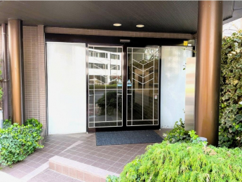 �G���g�����X�@��24���ԊĎ��V�X�e������A�h�ƃJ�����E�I�[�g���b�N�t���ŏ��������S�̃Z�L�����e�B��