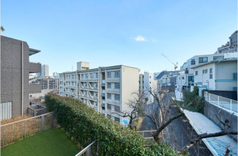 �Z�˂���̒��]�ʐ^�@������Ɉʒu����z������E���]�ǍD�I�V�K���t�H�[���ς݁A�쓌����2LDK�I