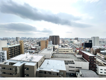 �Z�˂���̒��]�ʐ^�@�o���R�j�[����̒��]�I