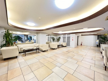 ���r�[�@�G���g�����X���r�[