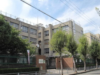 ���ӊ��@�V�k�����w�Z�܂Ŗ�500��