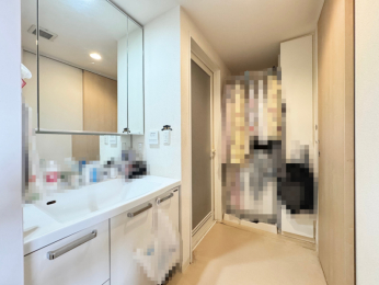 ���ʑ�E���ʏ��@����������X�^�C���b�V���ȃf�U�C���̐��ʉ��ϑ��