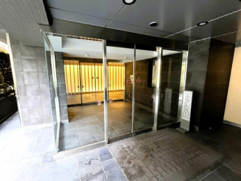 �G���g�����X�@���I�[�g���b�N�ŏ����₨�q�l�����S�̃Z�L�����e�B�ł���