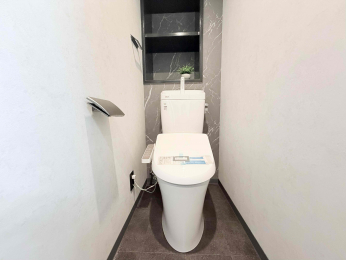 �g�C���@�E�H�V�����b�g�t���ł���2�K 3�K�Ƀg�C��������܂��B