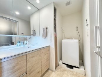 ���ʑ�E���ʏ��@��������ƍL���̐��ʏ��ƂȂ��Ă���܂��� �ߗށE���p�i��u������[�I���������܂���