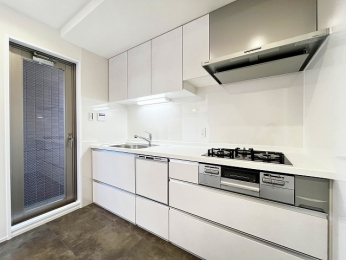 �L�b�`���@�r���g�C���򐅊�t�V�X�e���L�b�`���V��